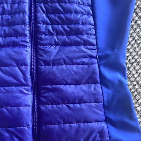 Descente NWOT Puffer Vest Women Size 10 Perfect for Skiing or Layers - Picture 5 of 8